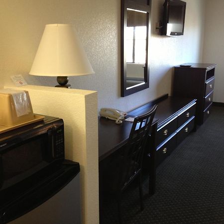 Howard Johnson By Wyndham Lubbock Tx Exterior foto